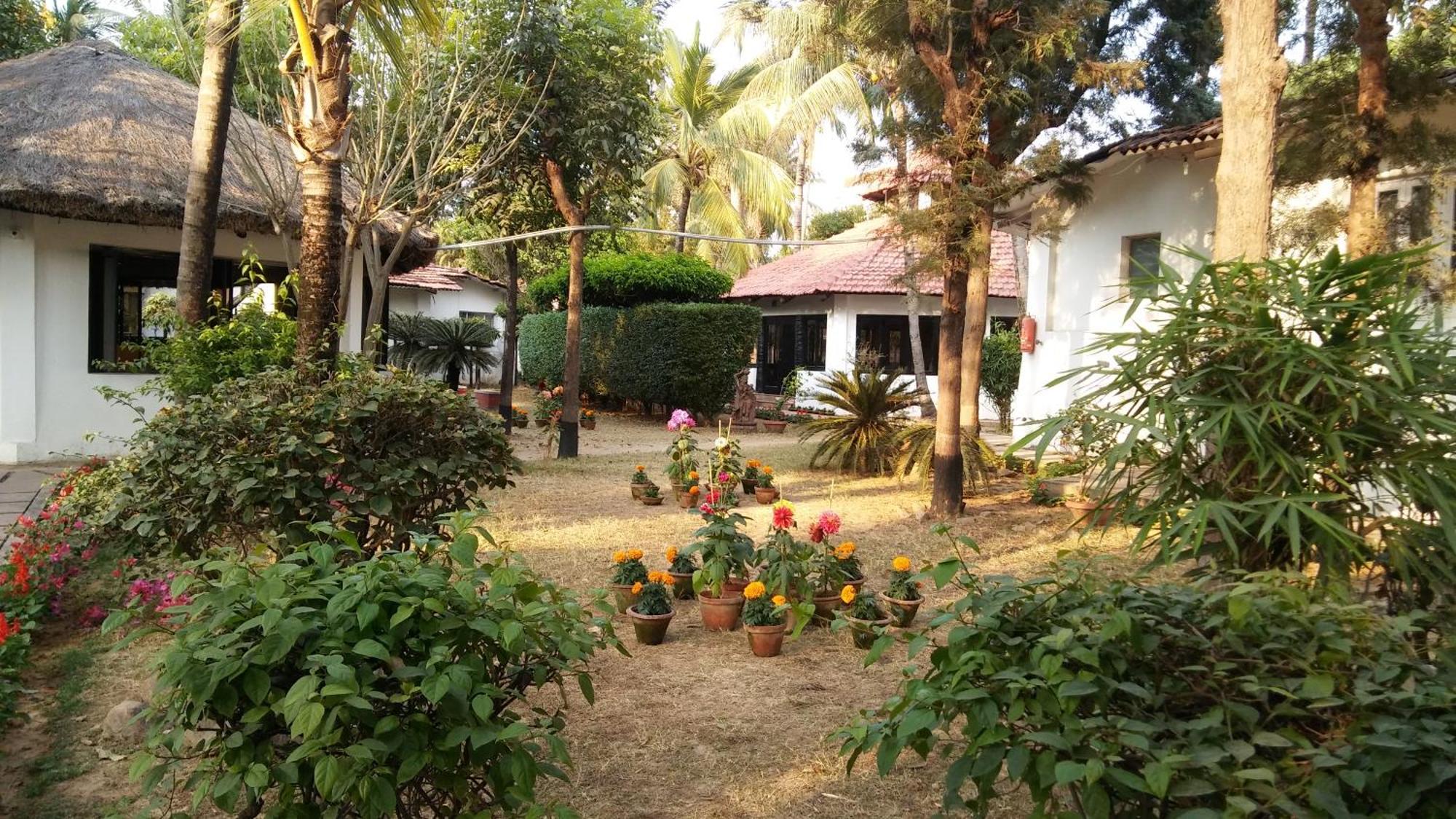 בולפור Chhuti Holiday Resort מראה חיצוני תמונה
