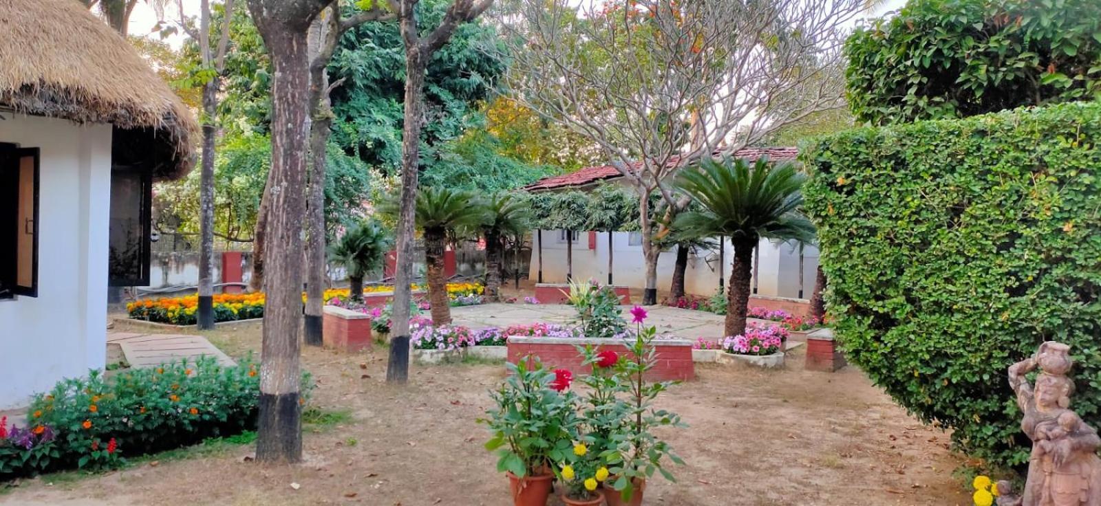 בולפור Chhuti Holiday Resort מראה חיצוני תמונה